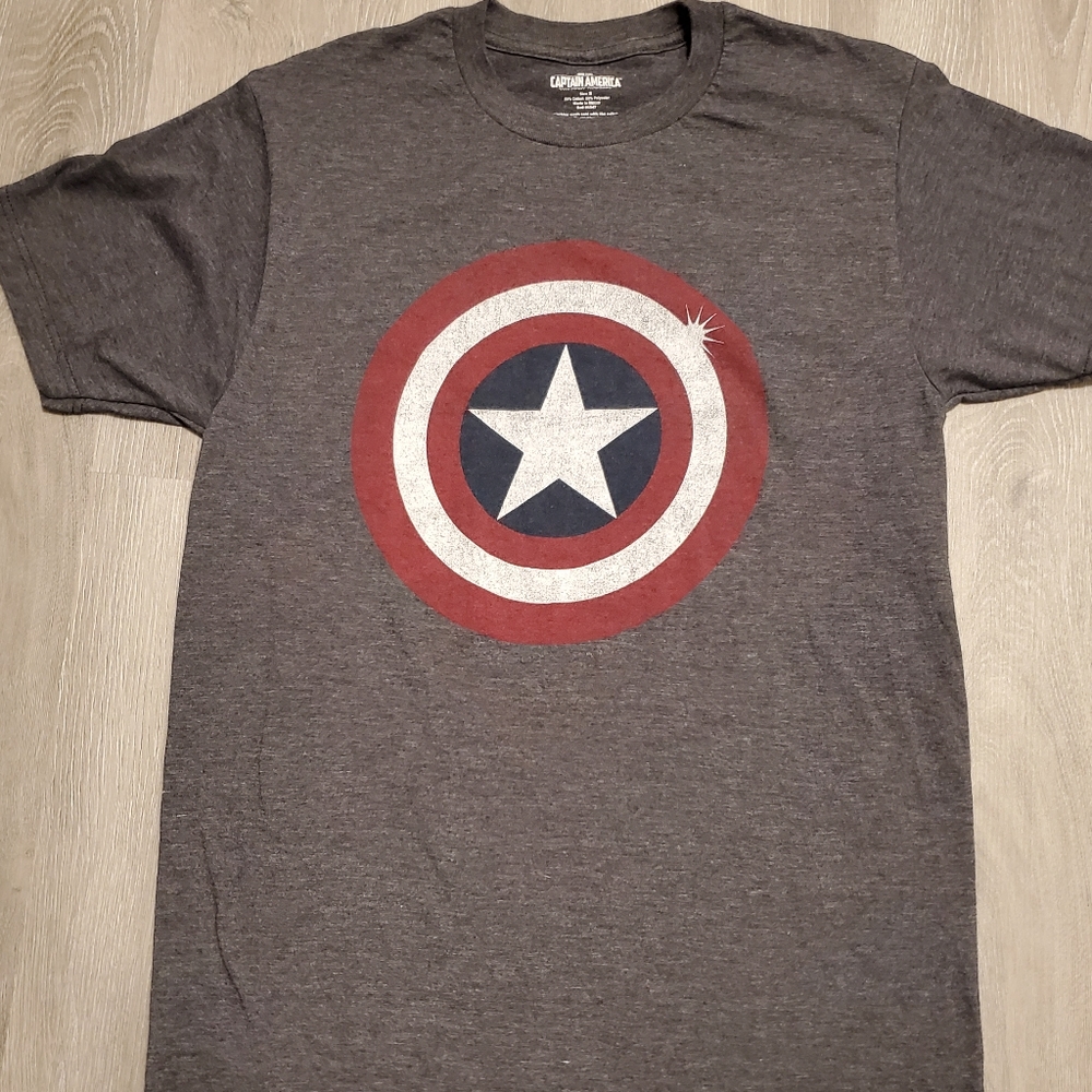 Captain America t-shirt